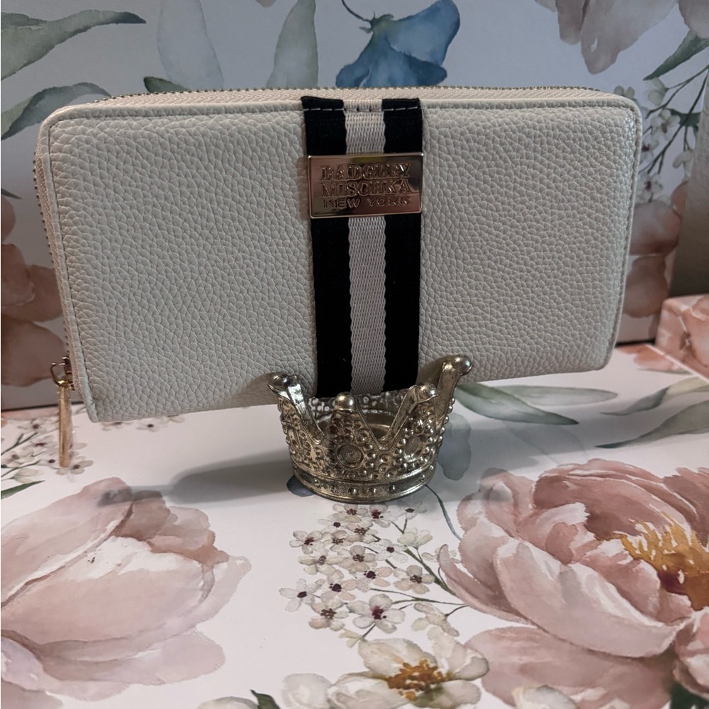 Badgley Mischka Ivory and Black Wallet
